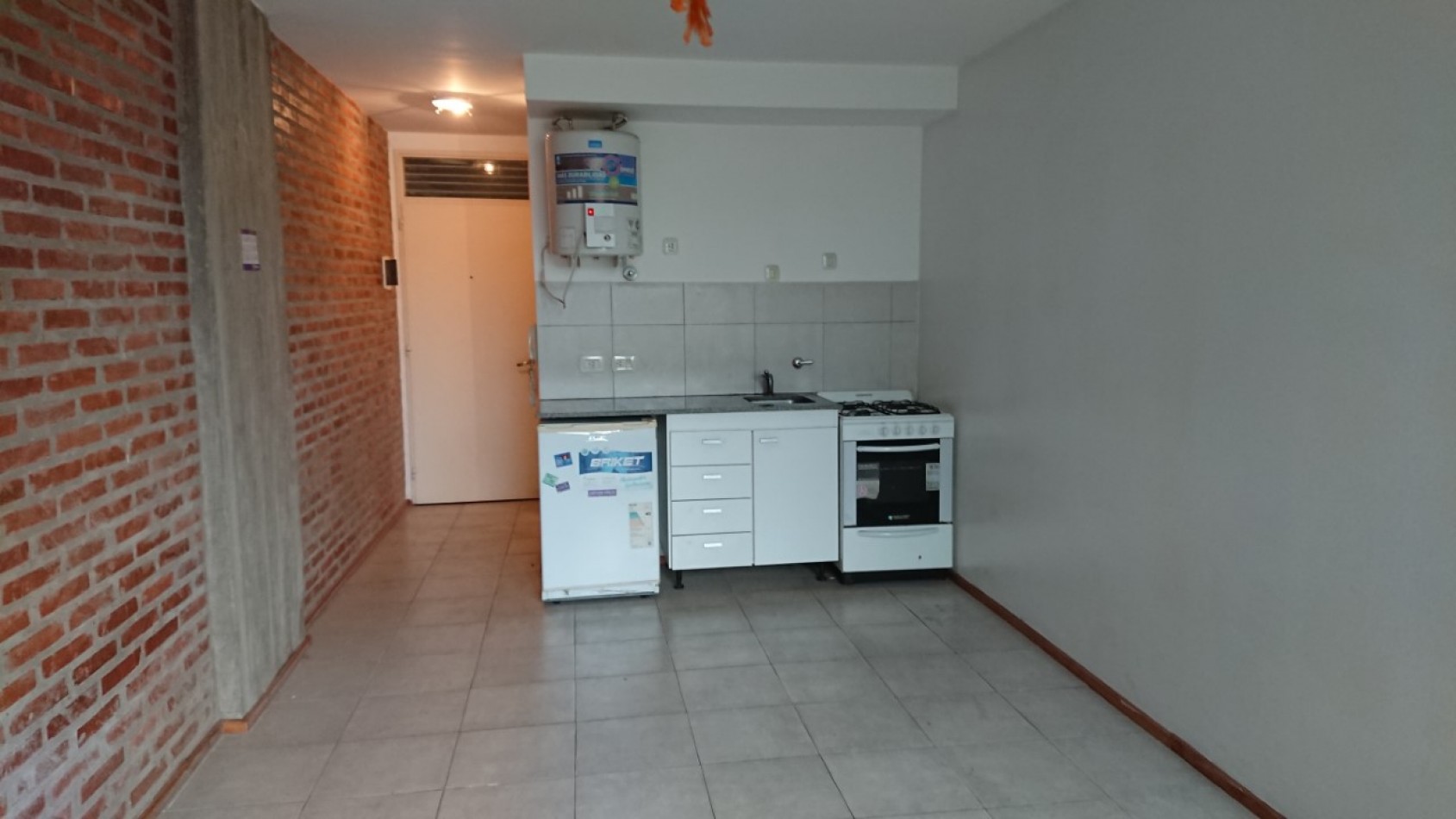 MONOAMBIENTE EXTERNO CON BALCON