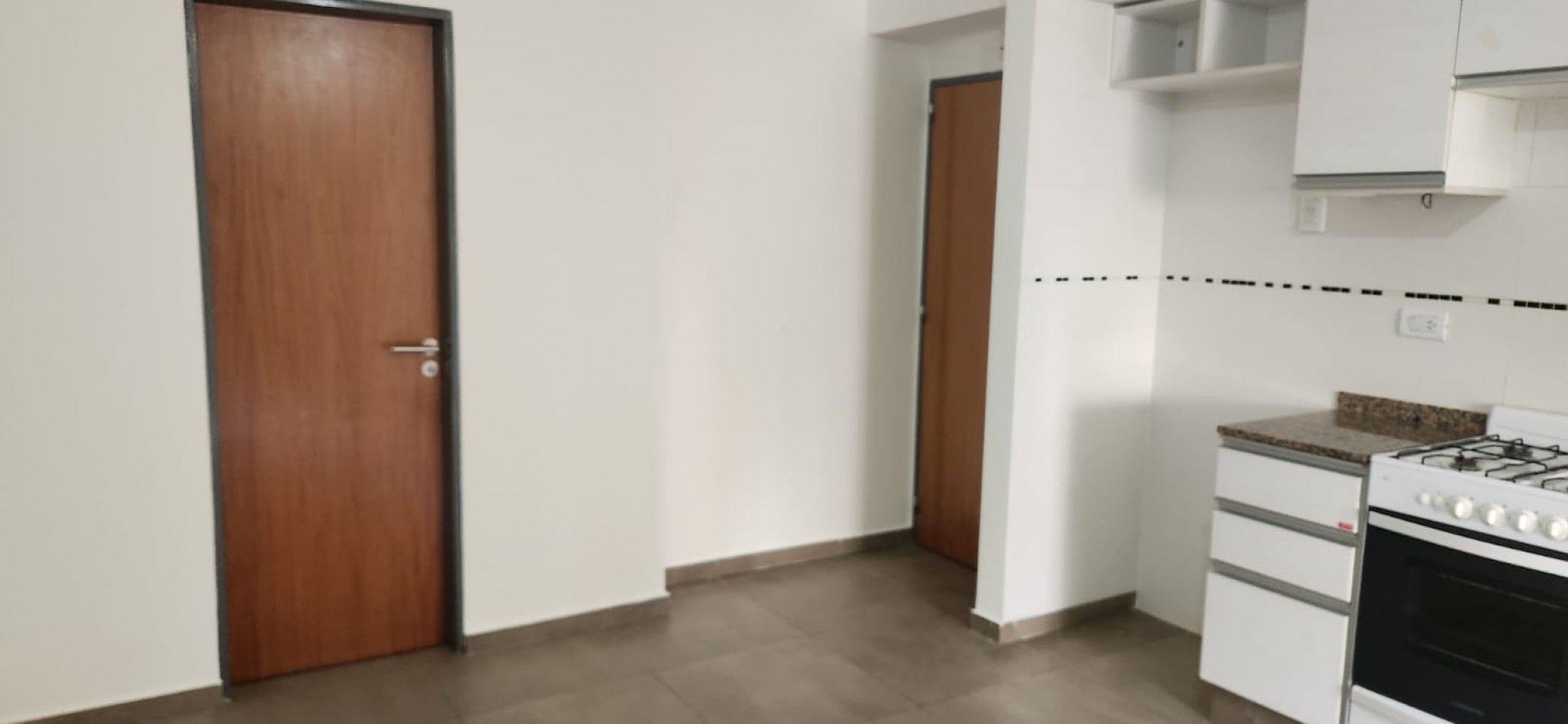 MONOAMBIENTE EXTERNO CON BALCON NORTE, EXCELENTE