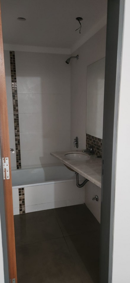 MONOAMBIENTE EXTERNO CON BALCON NORTE, EXCELENTE