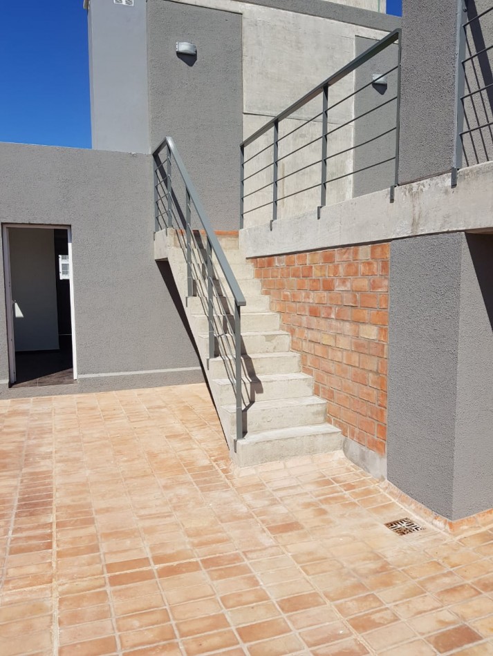 MONOAMBIENTE EXTERNO CON BALCON NORTE, EXCELENTE