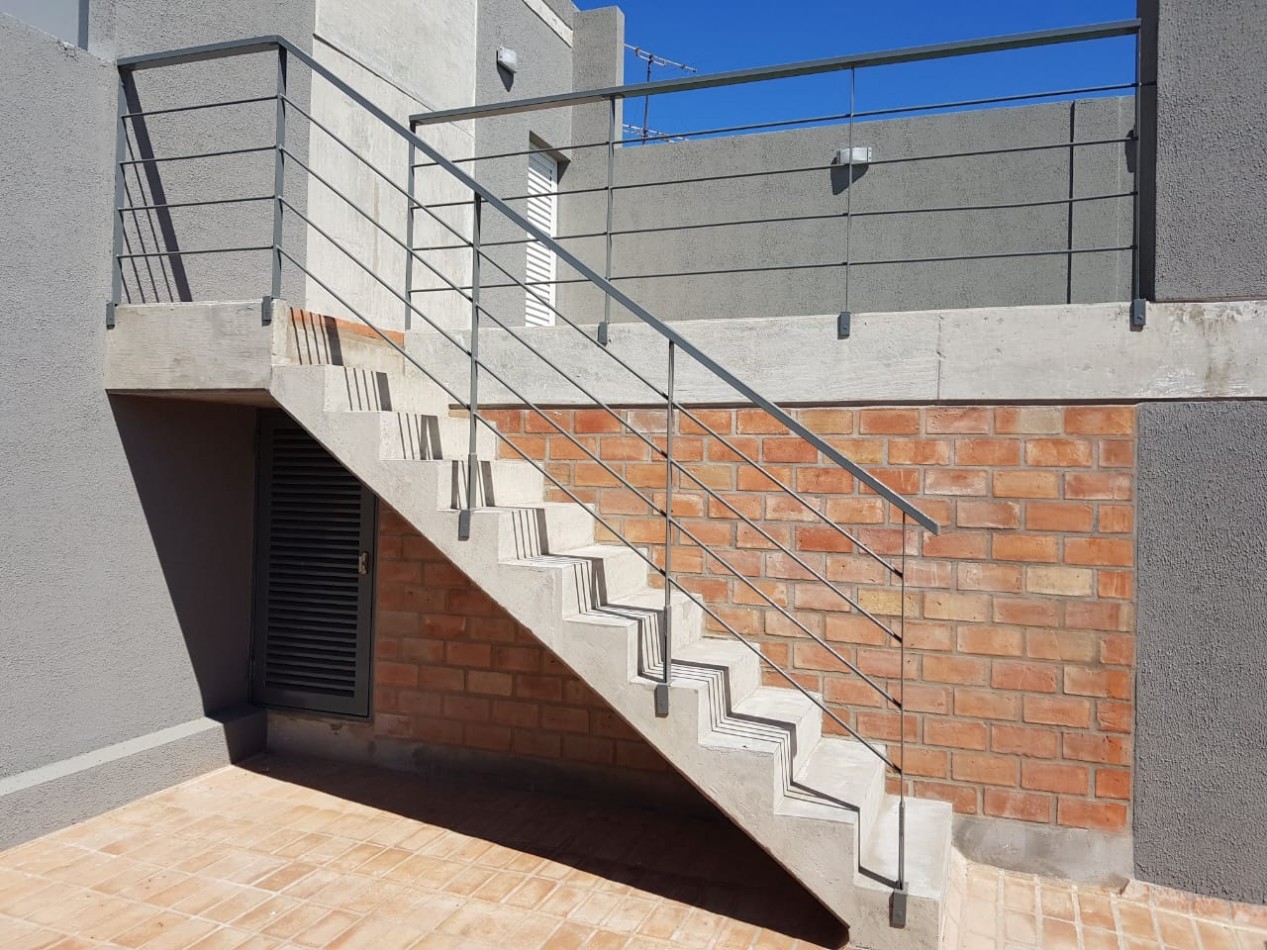 MONOAMBIENTE EXTERNO CON BALCON NORTE, EXCELENTE