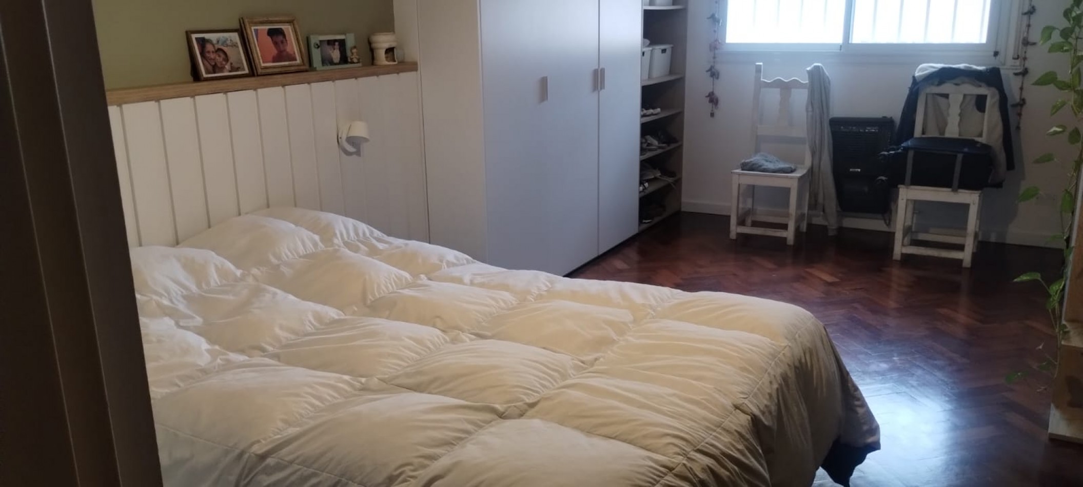 PISO EXCLUSIVO DE 2 DORMITORIOS CON PATIO PROPIO, QUINCHO CON PARRILLERO Y COCHERA