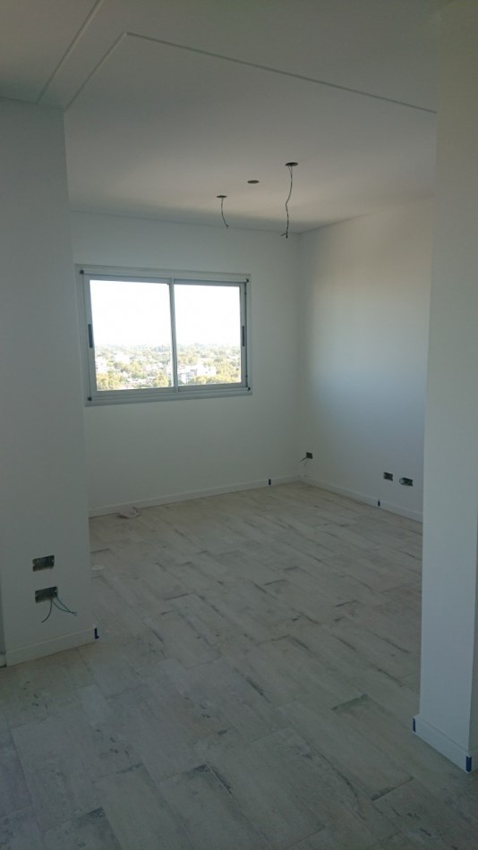 SEMIPISO DE 2 DORMITOIROS A ESTRENAR. POSESION INMEDIATA. EXCELENTE CONSTRUCCION