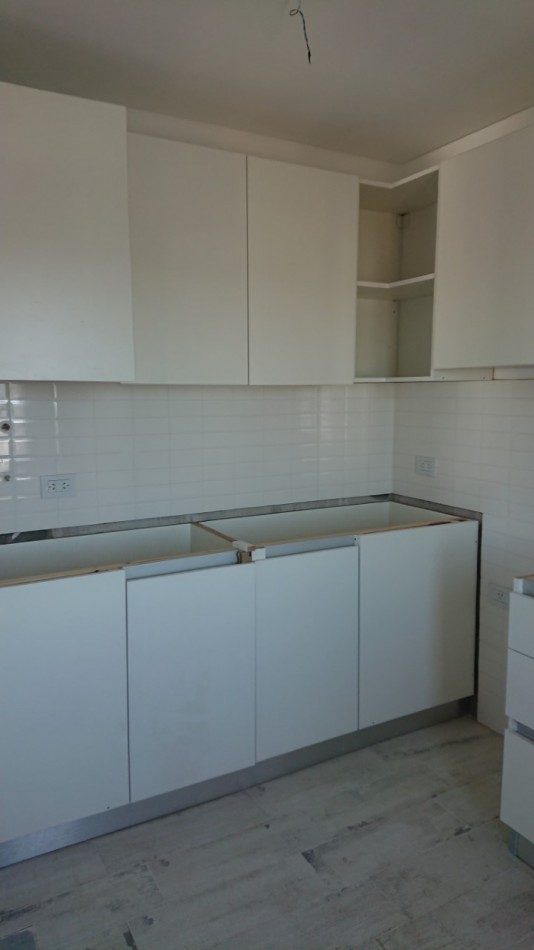 SEMIPISO DE 2 DORMITOIROS A ESTRENAR. POSESION INMEDIATA. EXCELENTE CONSTRUCCION