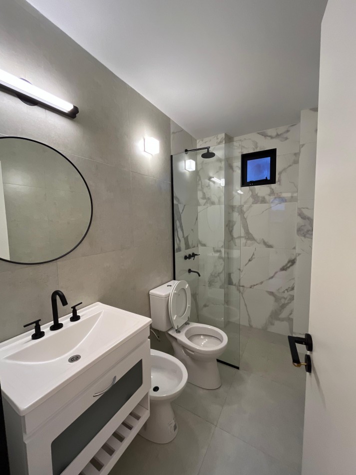 DEPARTAMENTODE 3 DORMITORIOS CENTRICO CON COCHERA