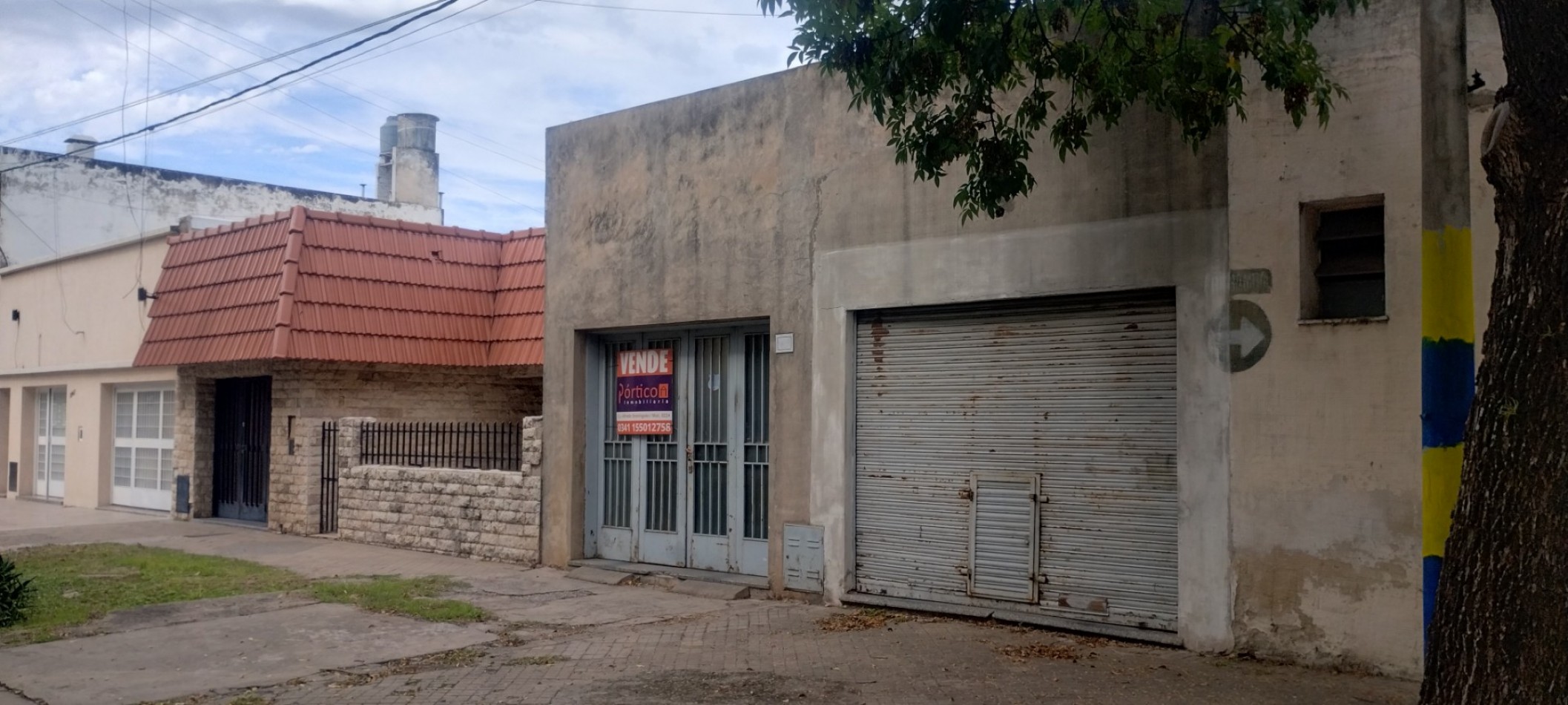 CASAD DE 2 DORMITORIOS CON LOCAL A RECICLAR