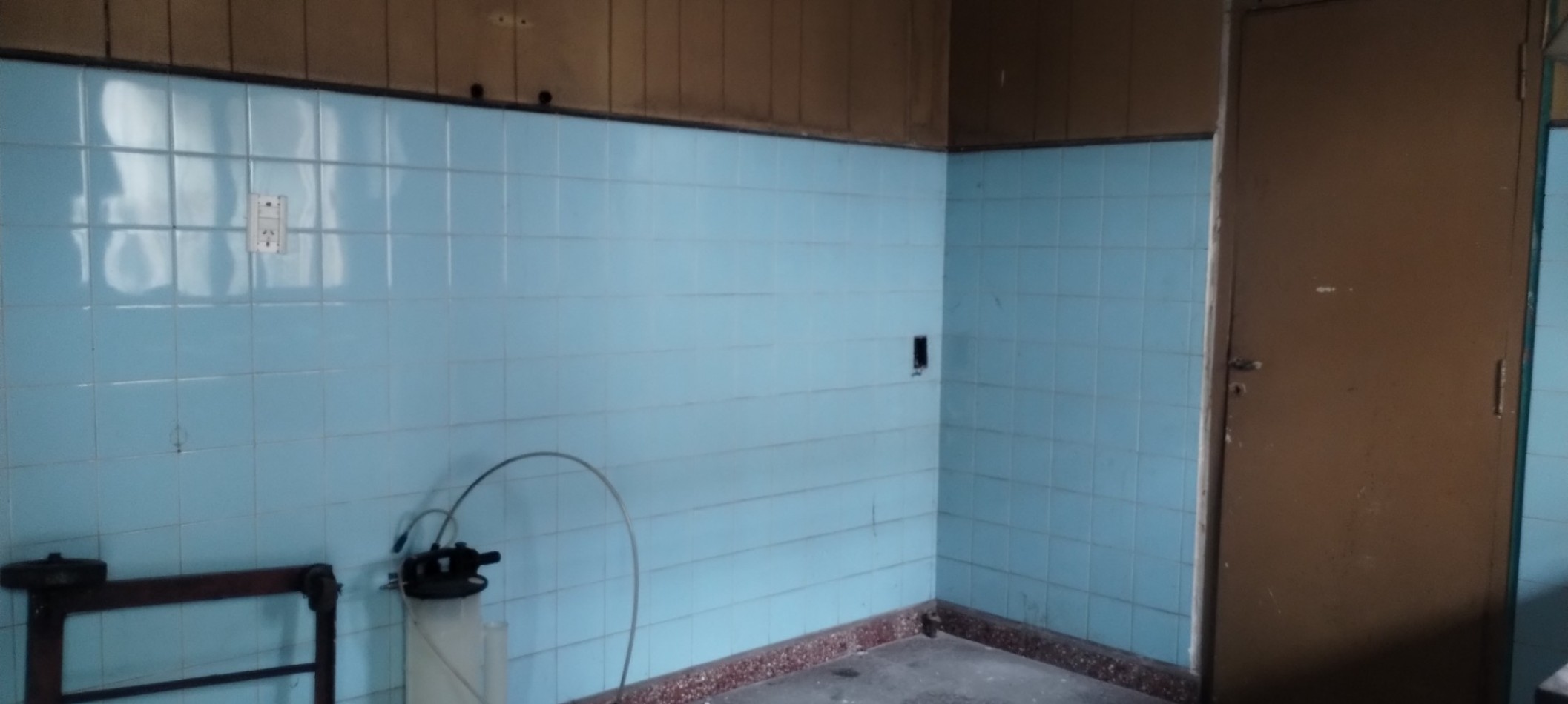 CASAD DE 2 DORMITORIOS CON LOCAL A RECICLAR